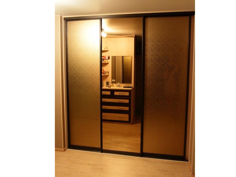 Двери-купе зеркало бронза с пескоструйным рисунком